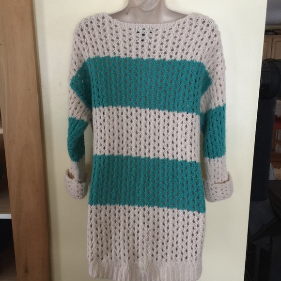 J.J.BASICS reen tan crochet knit roll cuff sweater - Picture 8 of 8